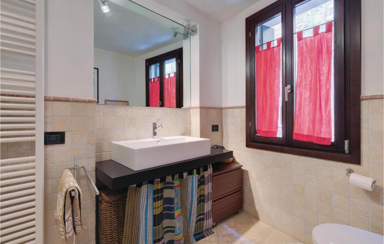 Nice Apartment In Venezia -Ve- With Wifi Екстер'єр фото