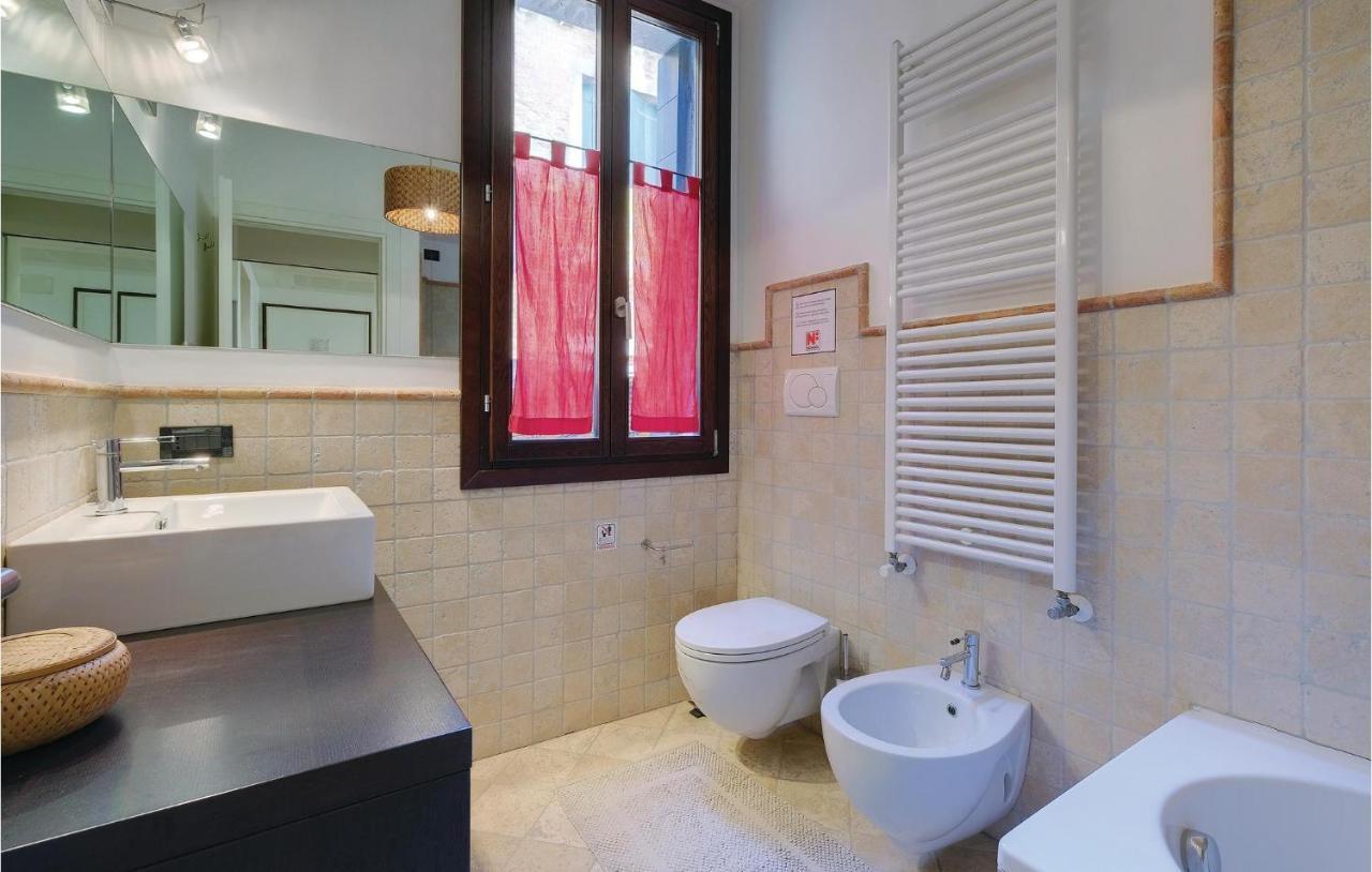 Nice Apartment In Venezia -Ve- With Wifi Екстер'єр фото