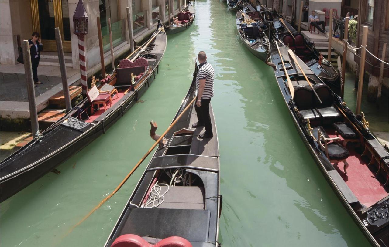 Nice Apartment In Venezia -Ve- With Wifi Екстер'єр фото