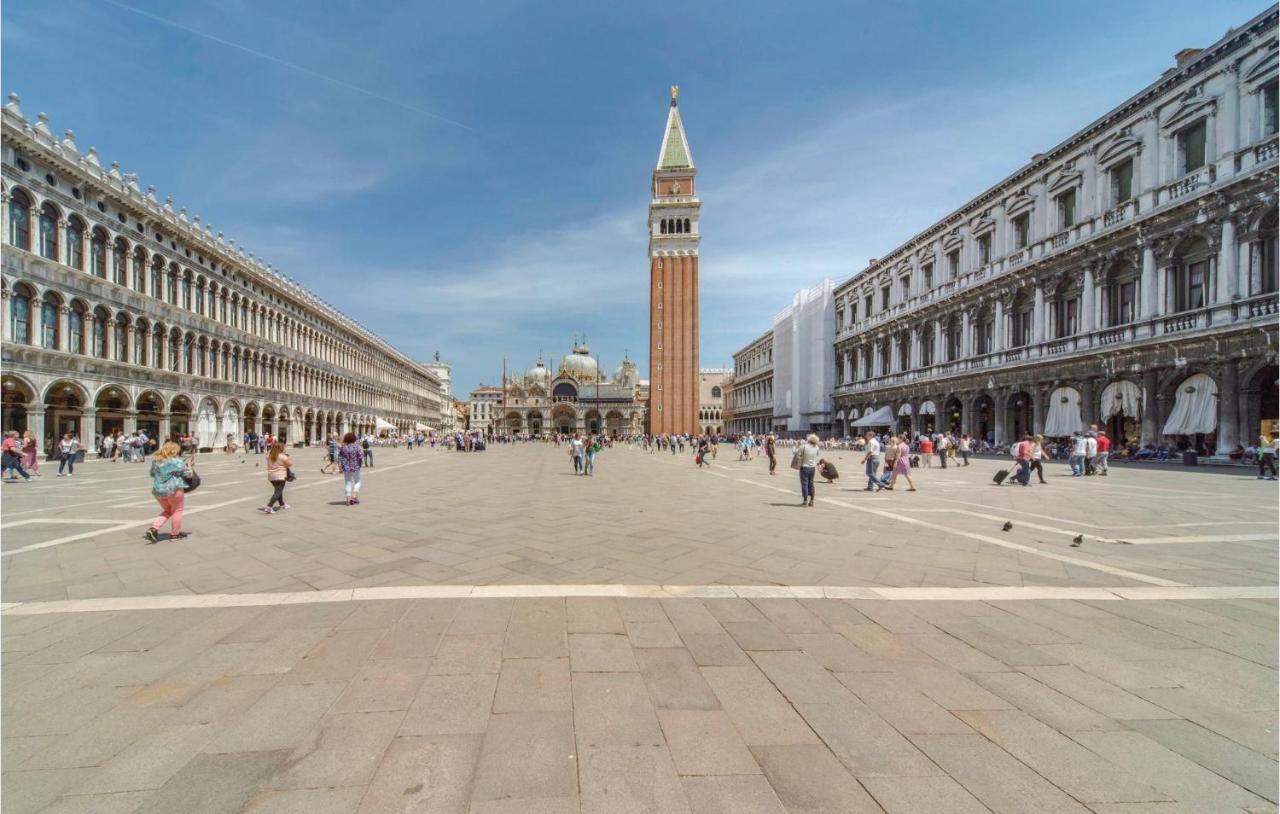 Nice Apartment In Venezia -Ve- With Wifi Екстер'єр фото